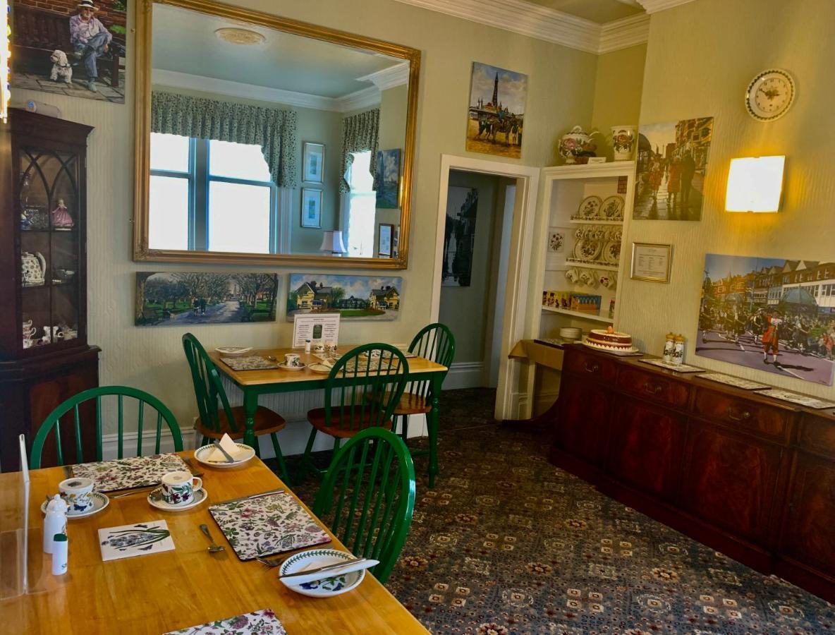 Bed and Breakfast The Gaydon Литам-Сент-Эннс Экстерьер фото