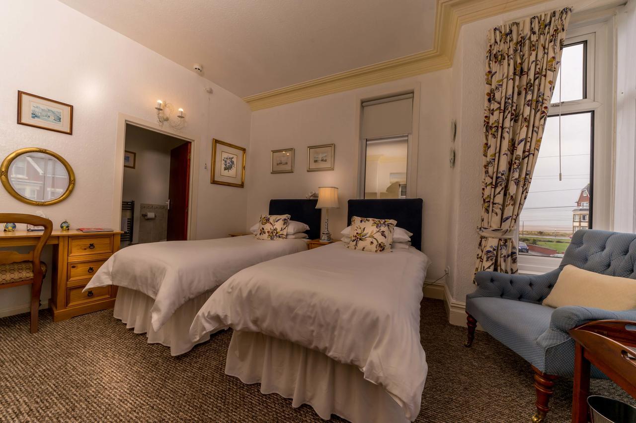Bed and Breakfast The Gaydon Литам-Сент-Эннс Экстерьер фото